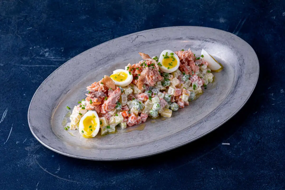 Оливье с копченым лососем