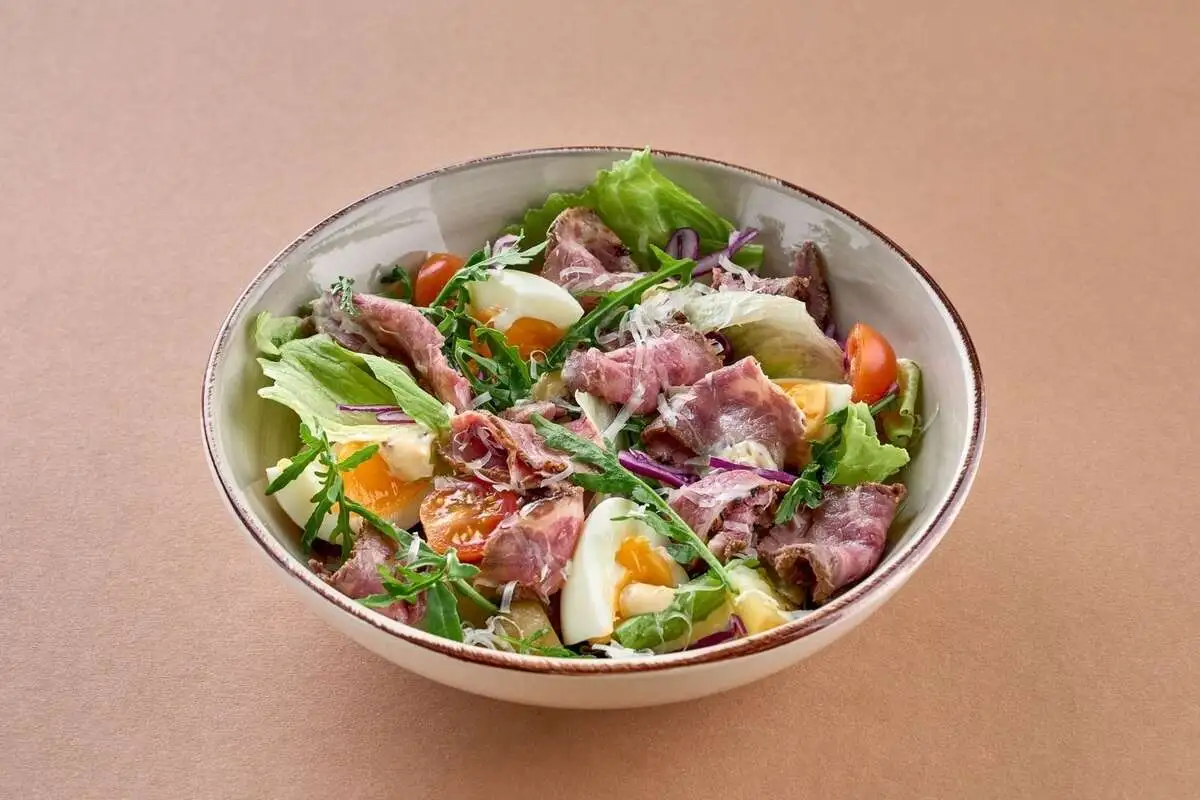 Салат с утиной грудкой 