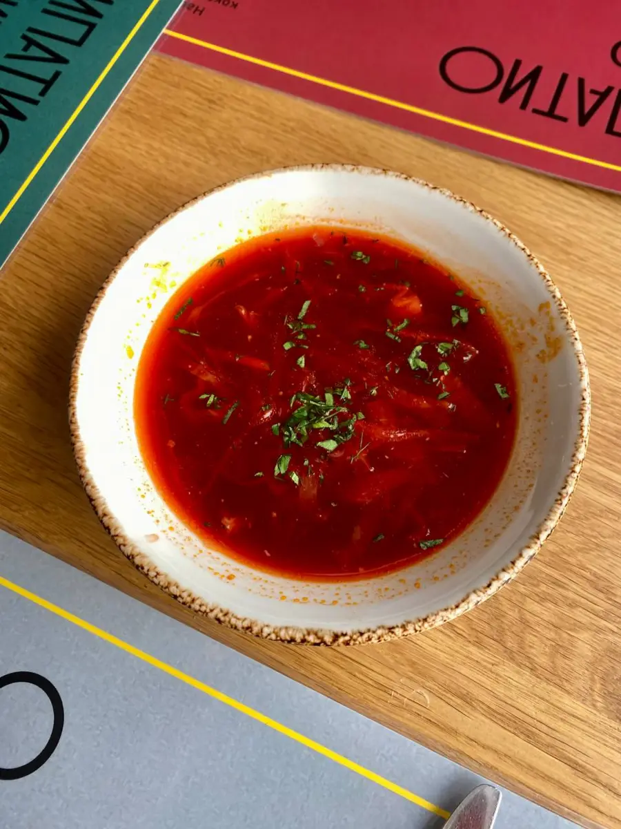 Борщ с говядиной и пампушкой, 300/35г