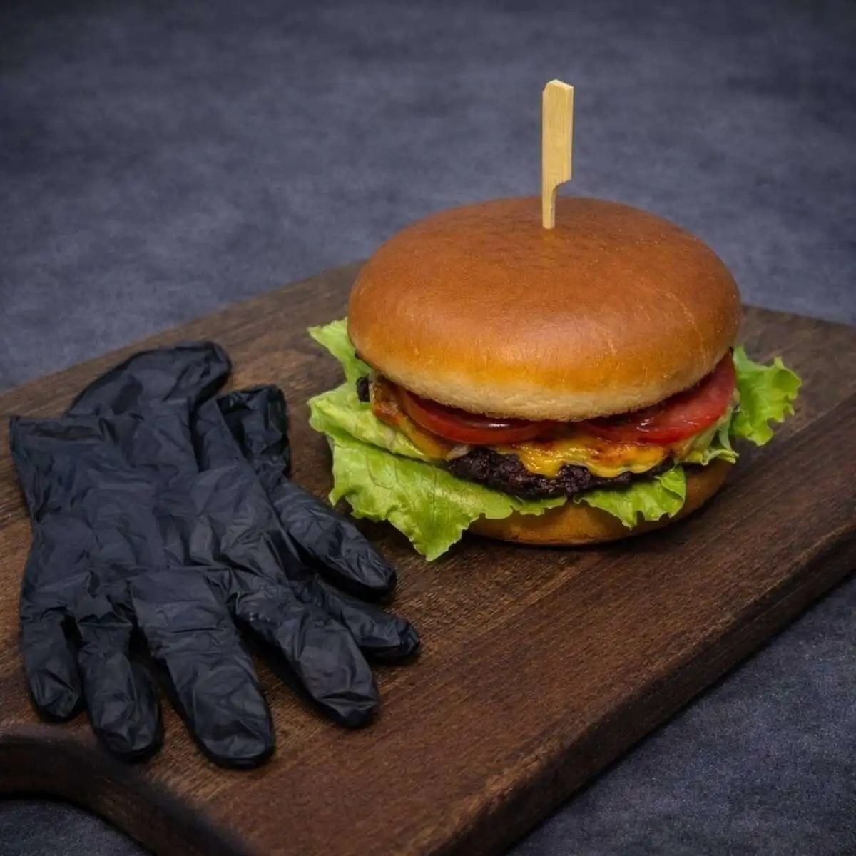 Бургер с говяжьей котлетой