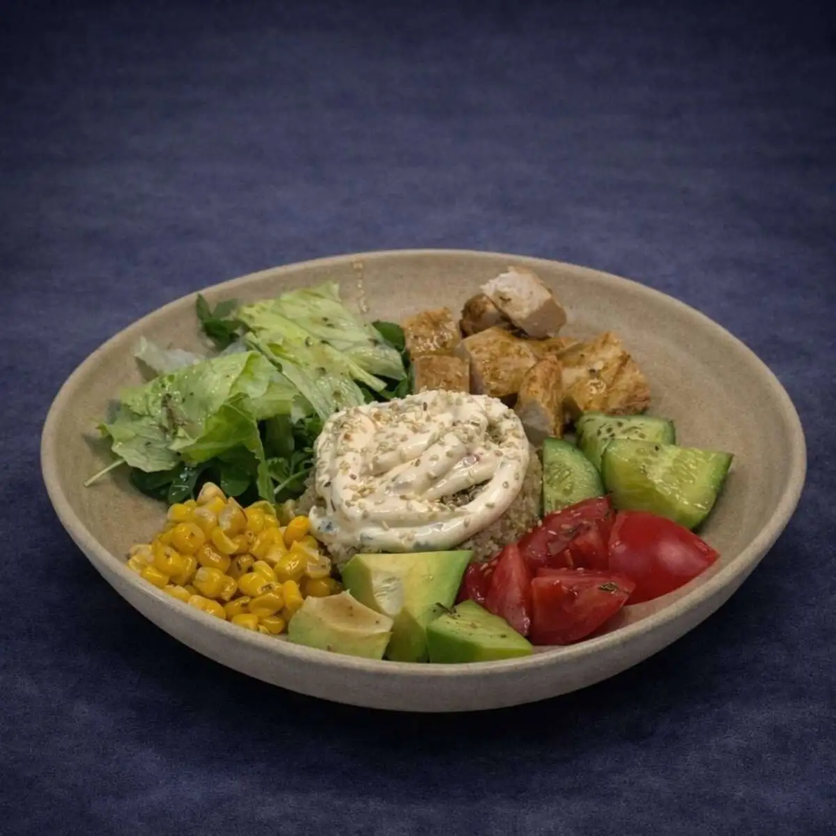 Боул с курицей и киноа