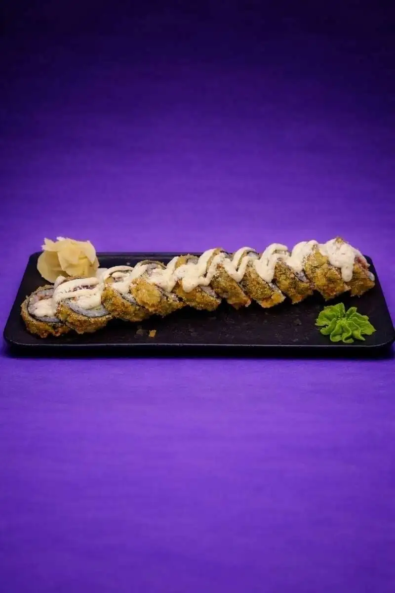 Горячий ролл цезарь с курицей