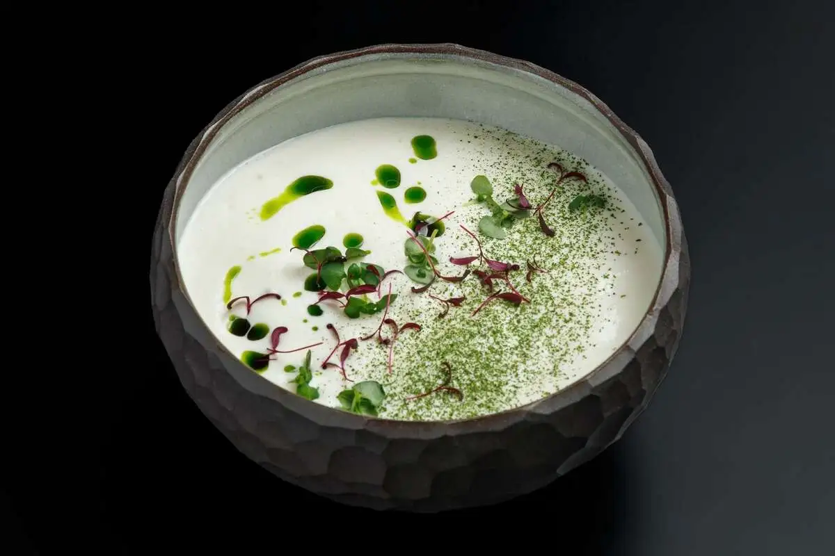 Чечевичный суп с муссом из пармезана