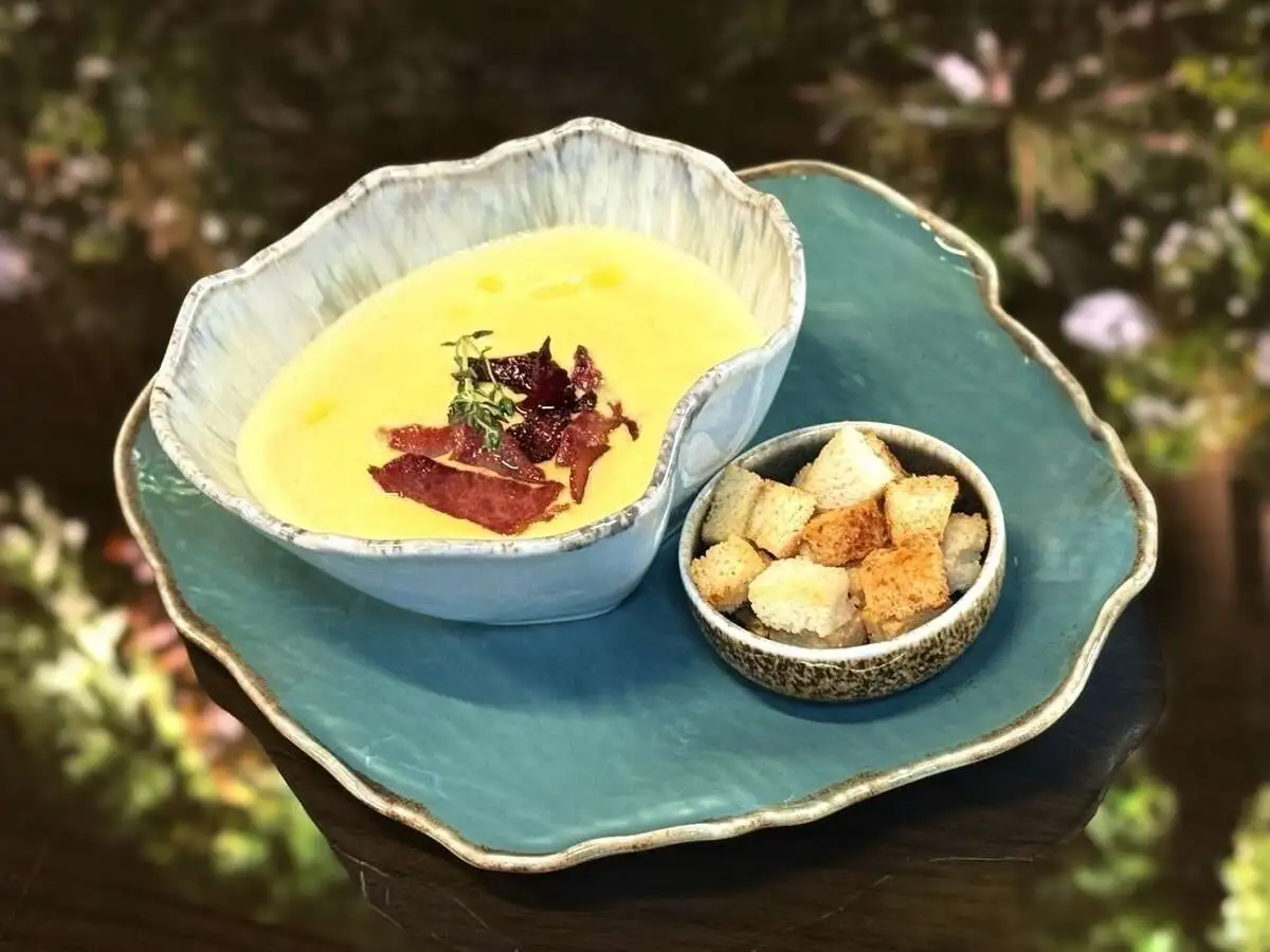 Сливочно-сырный суп с беконом/Creamy cheese soup with bacon