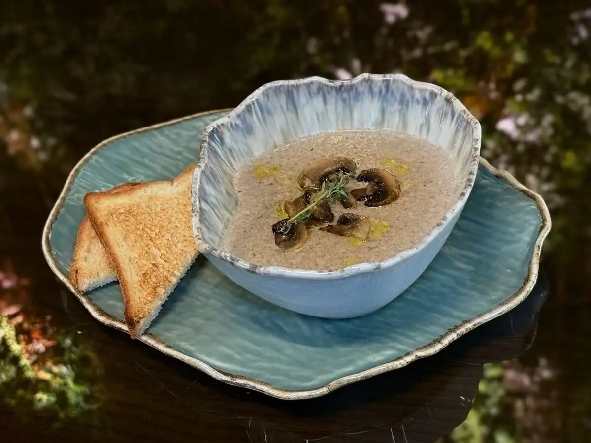 Крем-суп из шампиньонов / Cream mushroom soup