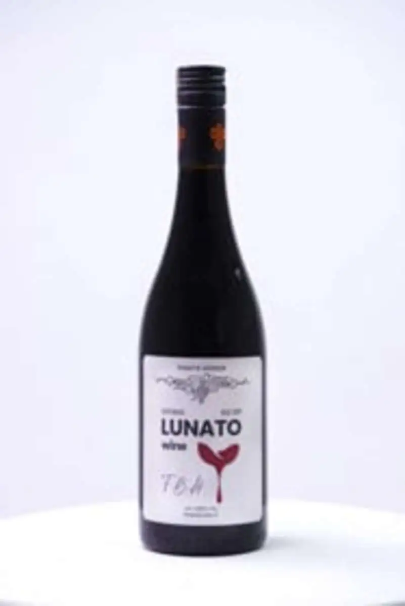 LUNATO POMEGRANATE BLACK RED SEMI DRY 0.7 LT