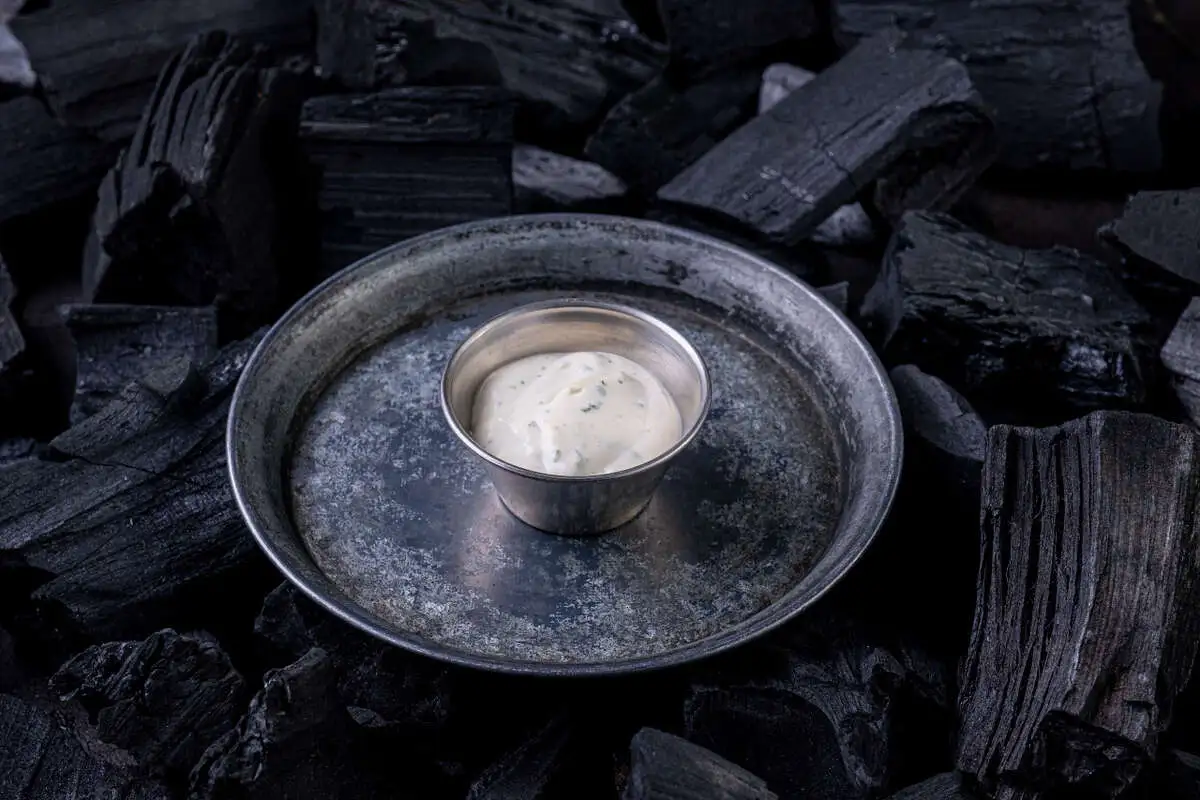 Сметанный с зеленью