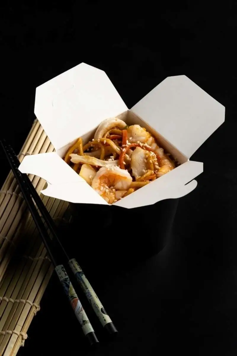 Вок с морепродуктами