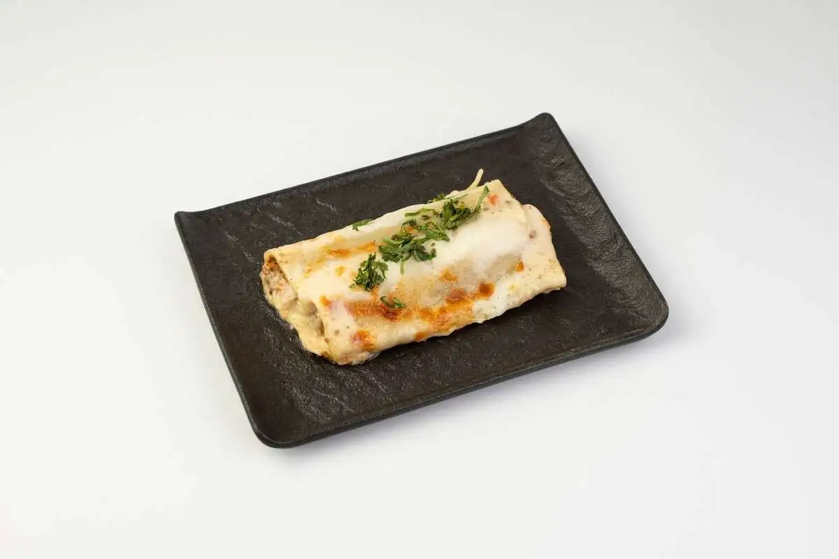 Паста Каннеллони с мясом  в сливочно-сырном соусе