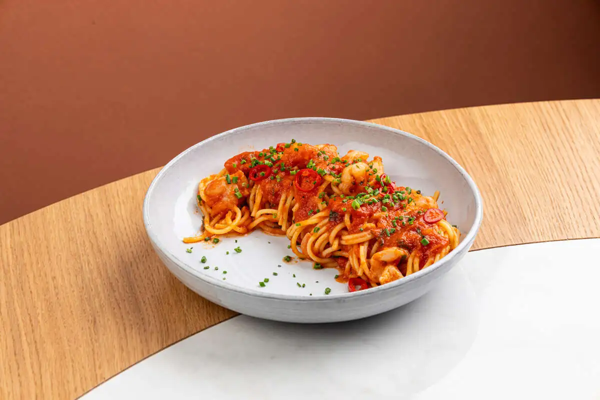 Спагетти арабьята с креветками