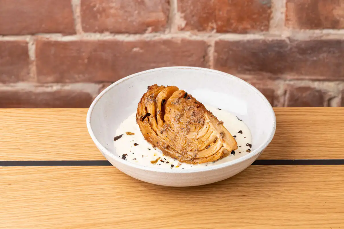 Стейк из капусты с трюфелем