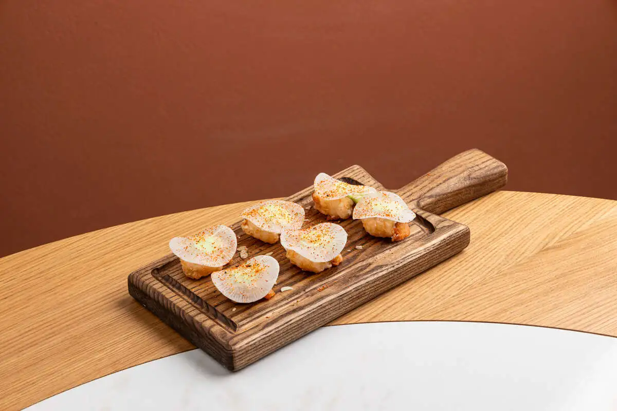 Креветки темпура, васаби, дайкон