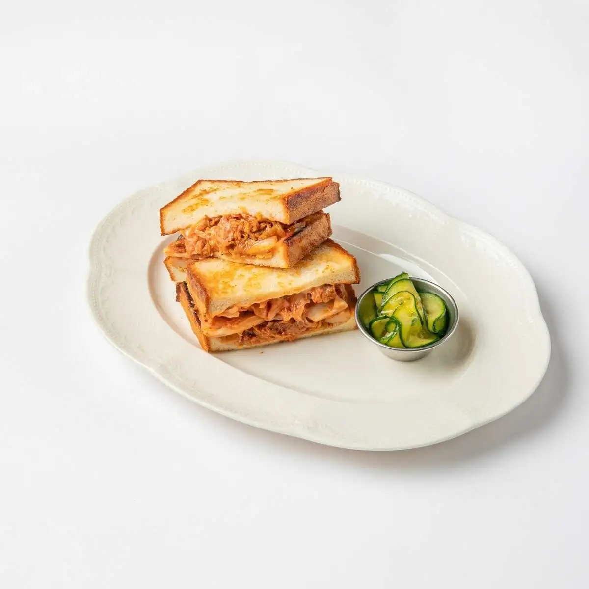 Сендвич с рваной курицей и кимчи