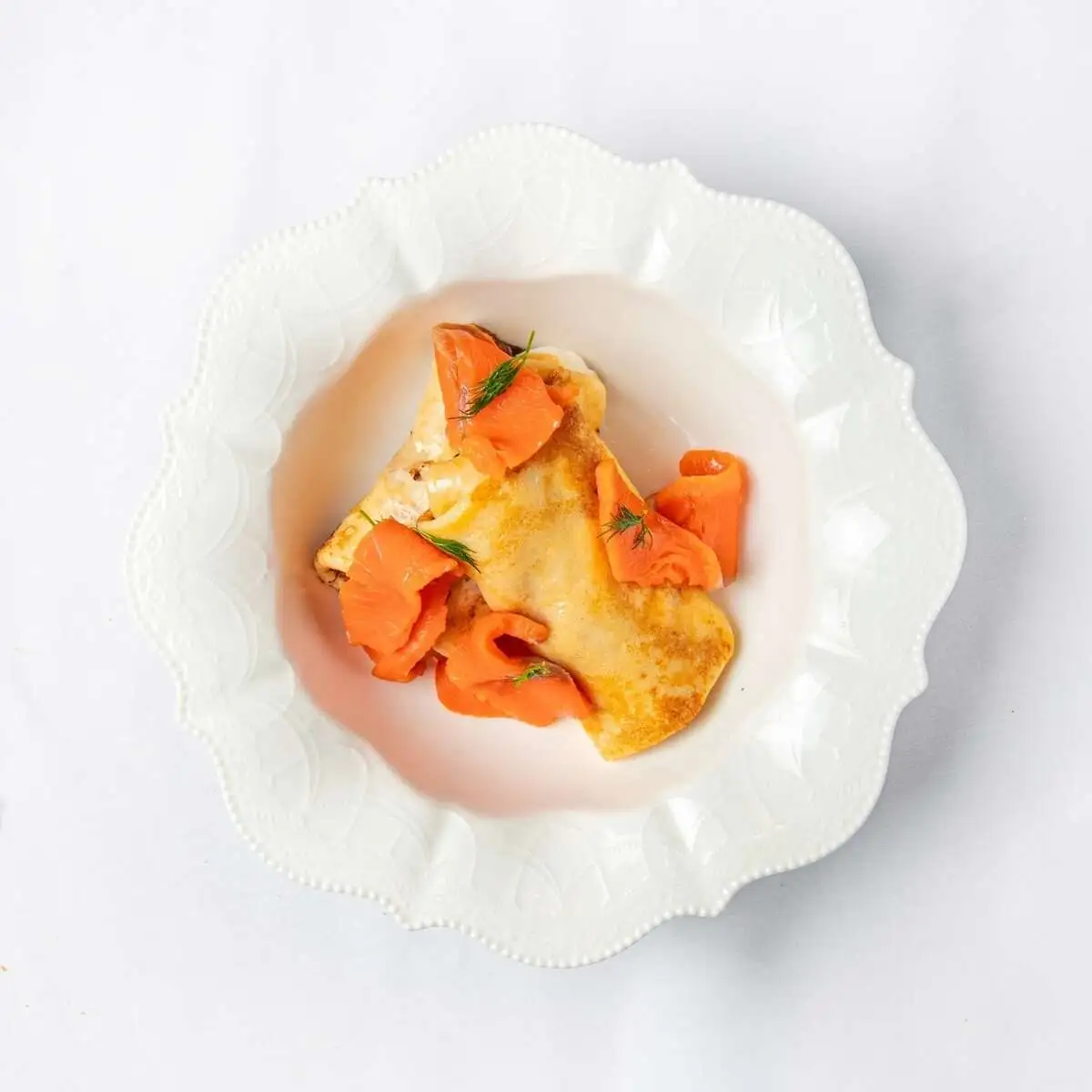 Блины с лососем и творожным сыром