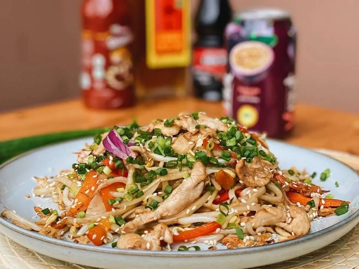 Лапша с овощами вок