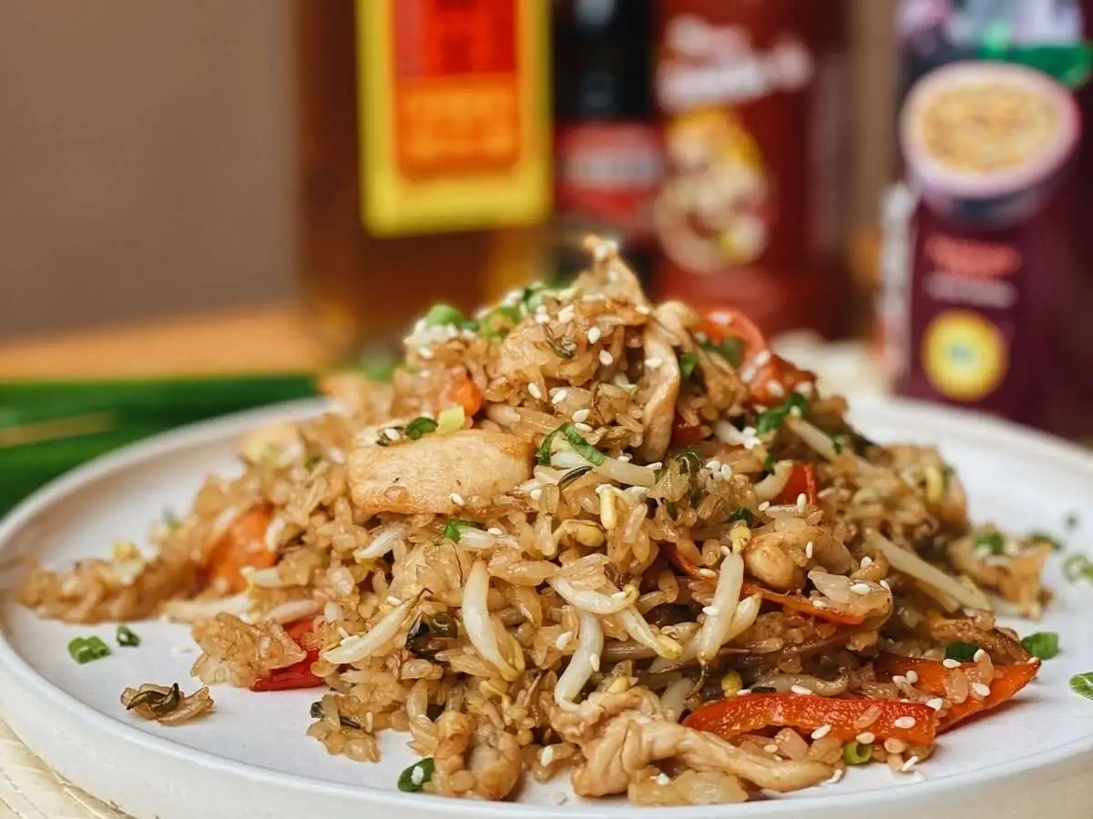 Рис с курицей вок