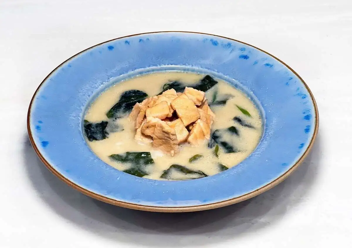 Сливочный суп с лососем