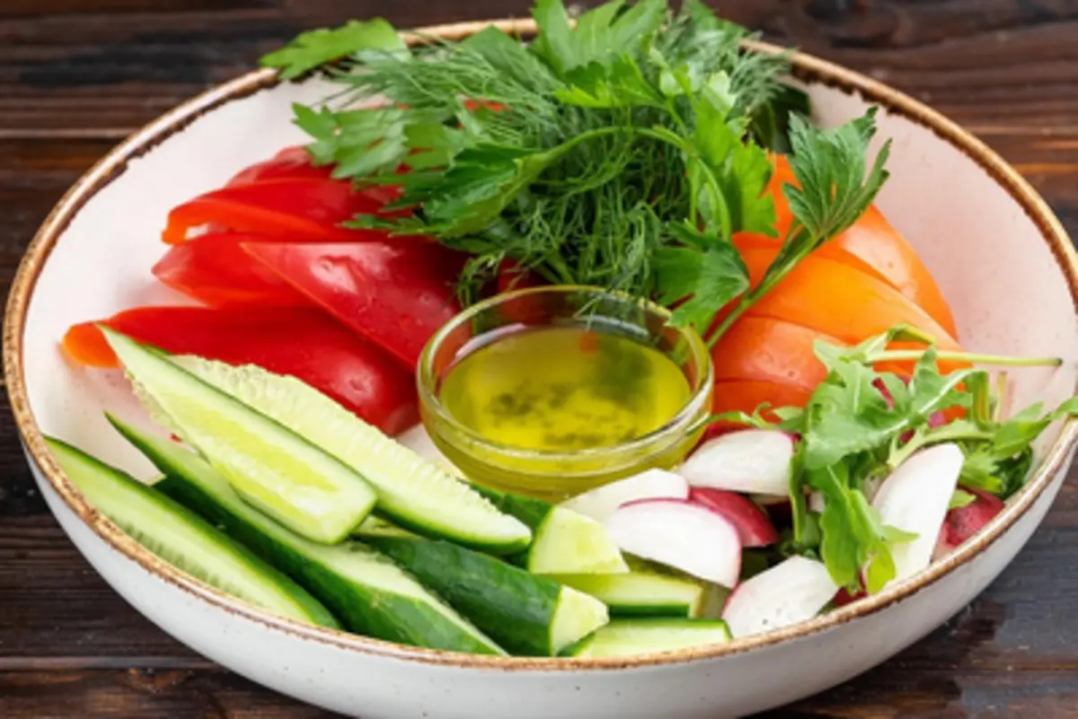 Свежие овощи и зелень