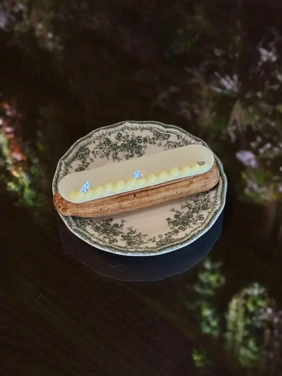 Эклер клубничный/Strawberry eclair