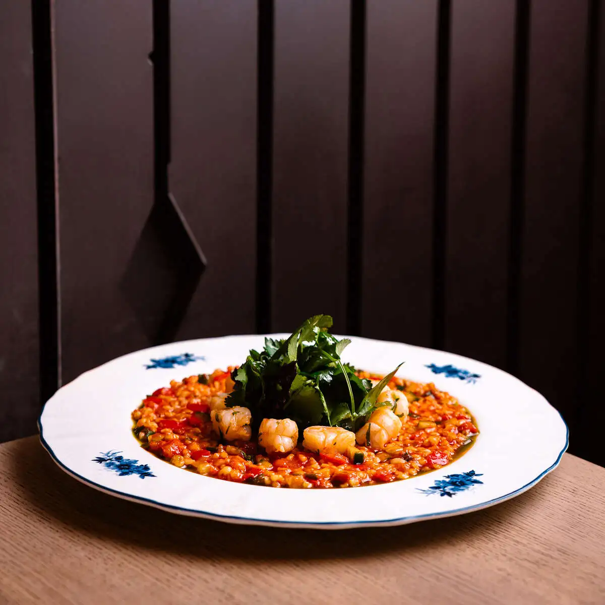 Креветка на подложке из микса овощей и булгура