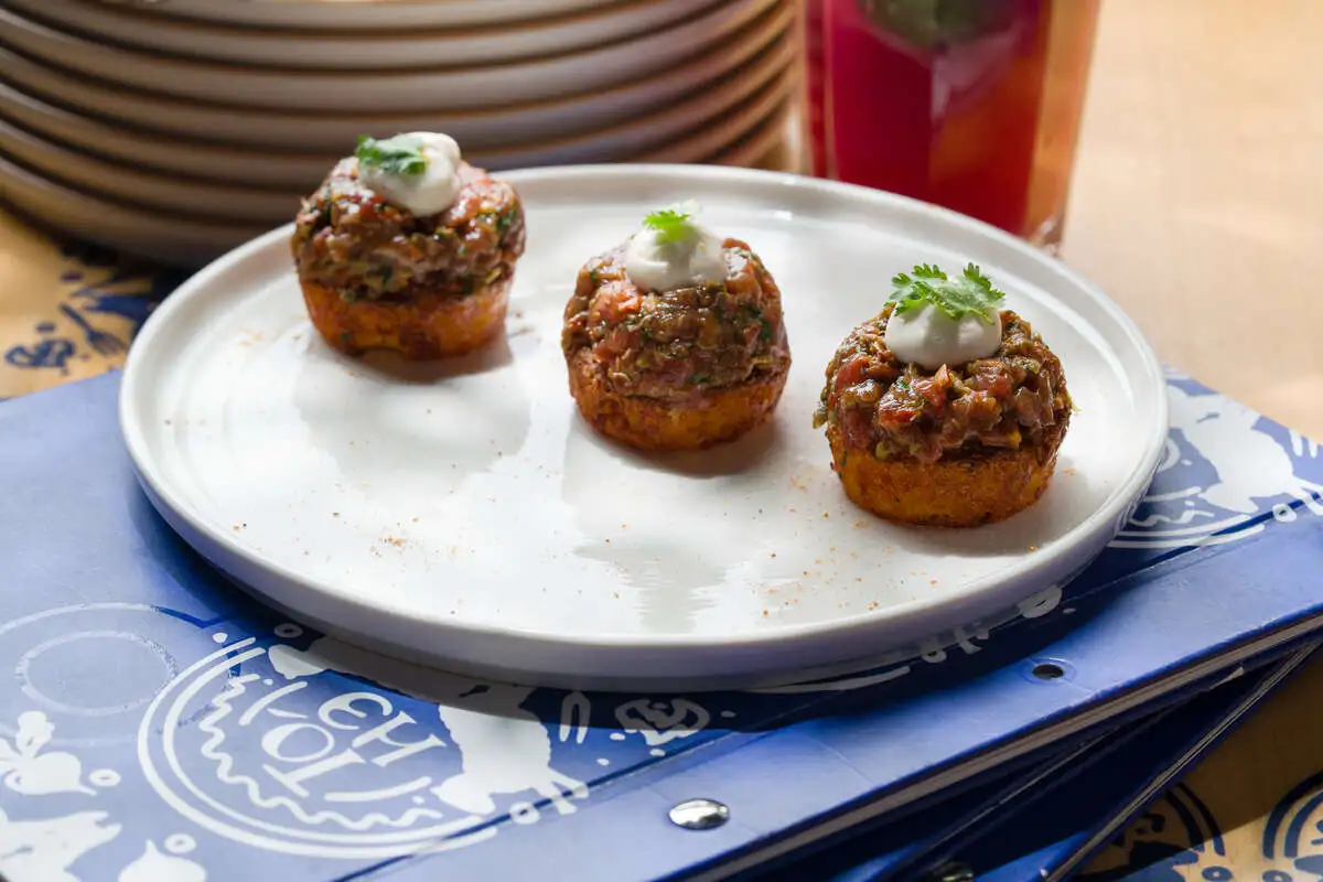 Чвиштари с тар-таром из говядины