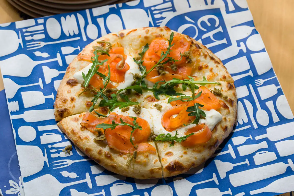 Хачапури мини мегрули с форелью