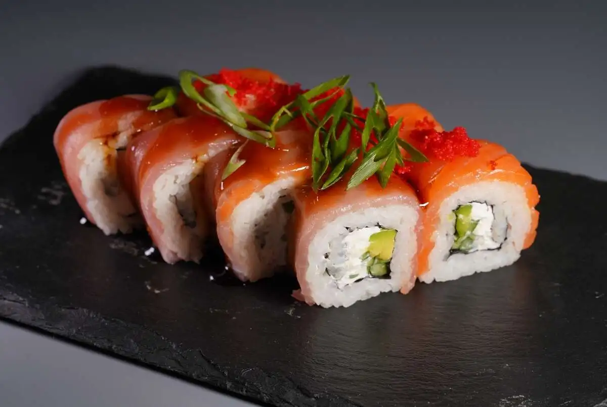 Филадельфия с лососем и тунцом тар-тар