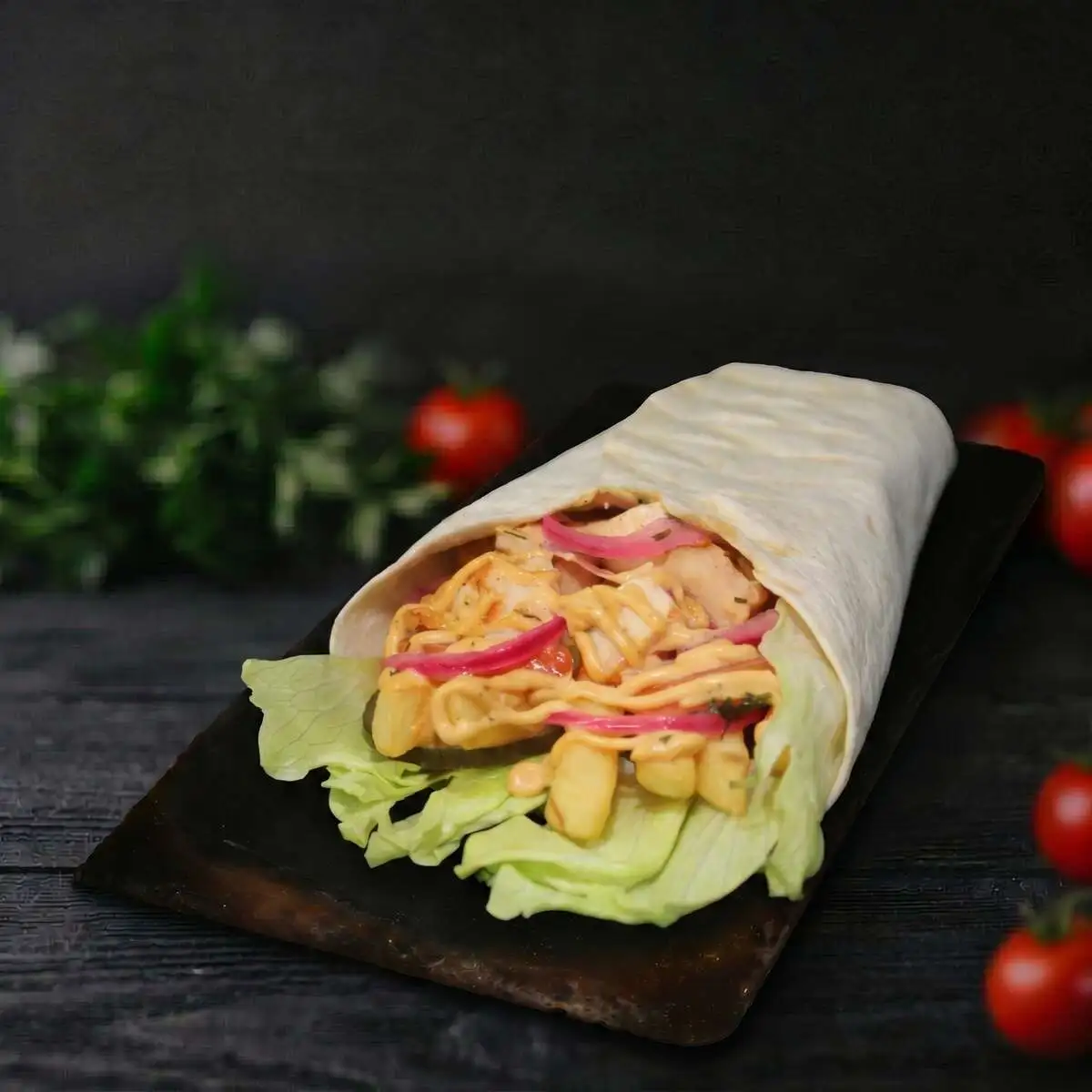 Чикен ролл в тортильи