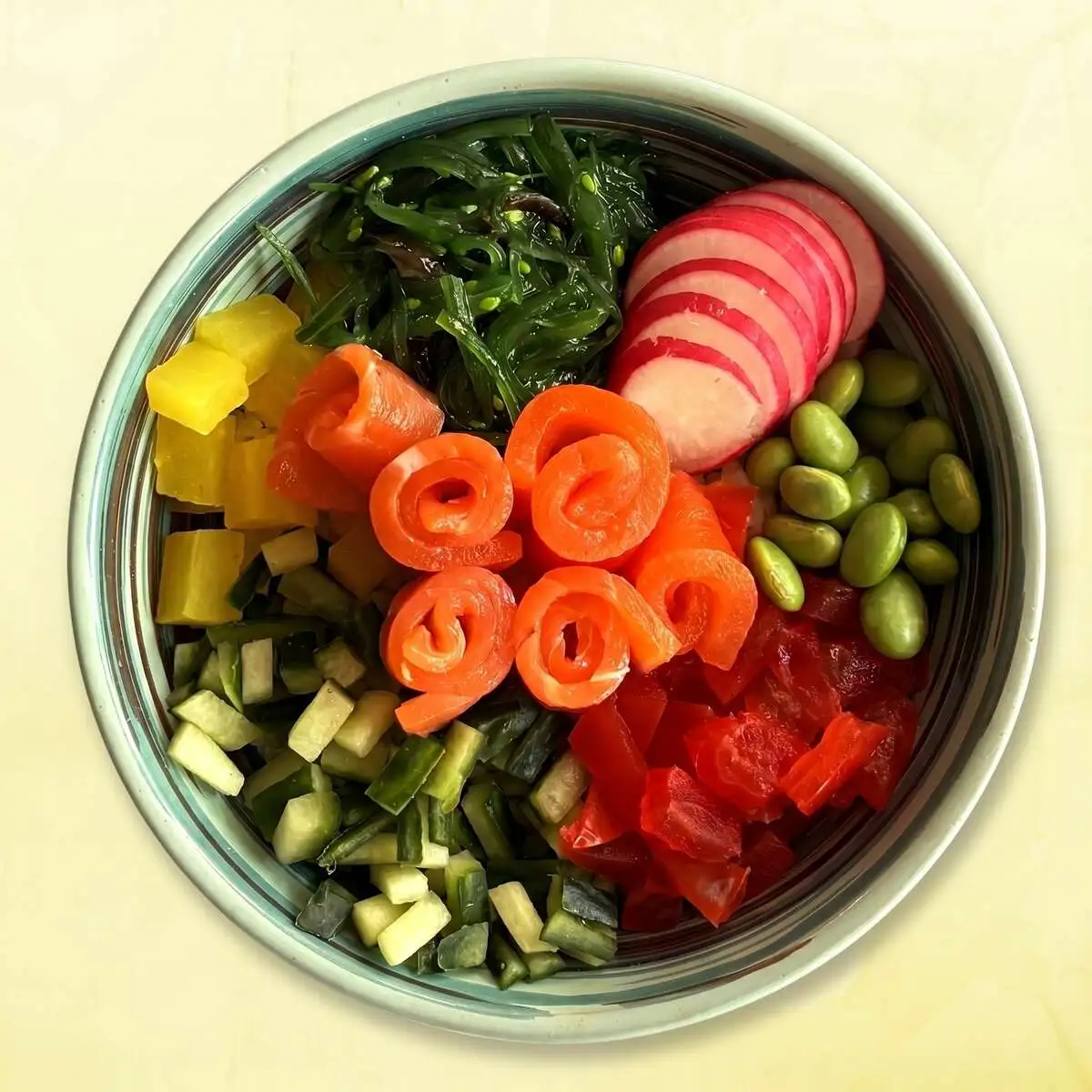 Поке с лососем