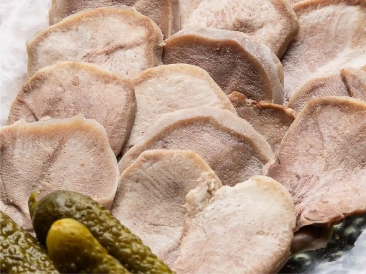Язык оленя с хреном и горчицей