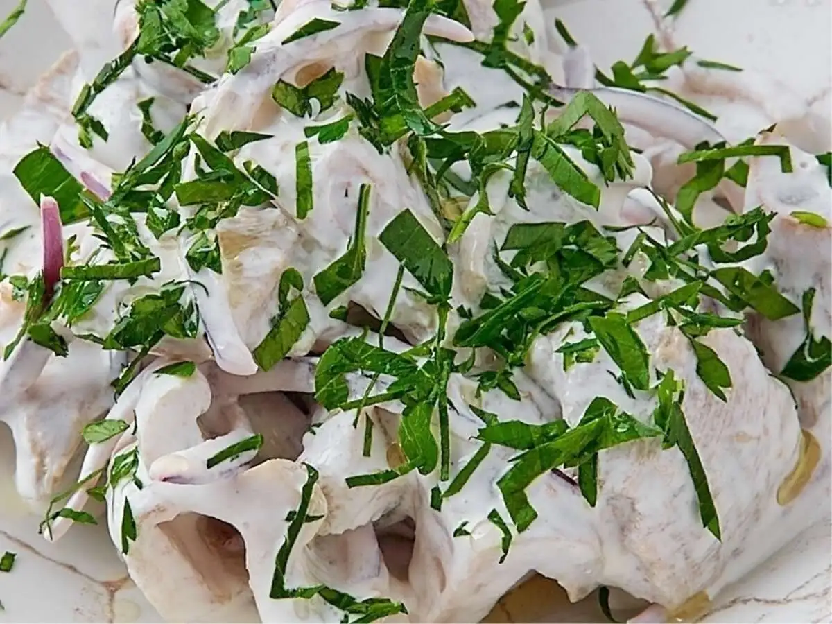 Белые грузди со сметаной