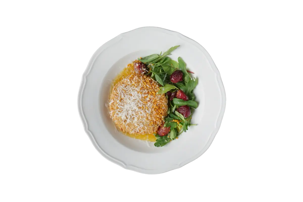 Хрустящий камамбер с печеным виноградом и соусом из маракуйи