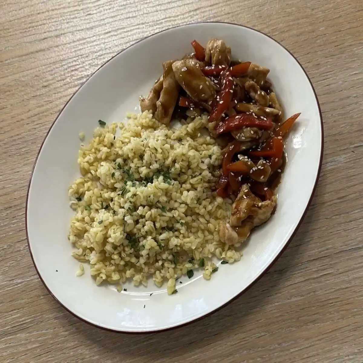Курица терияки со сливочным булгуром