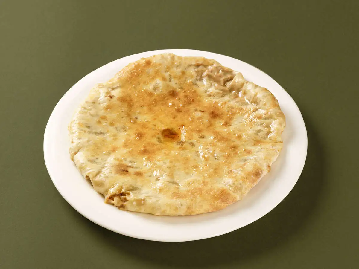 Кубдари с бараниной и сыром