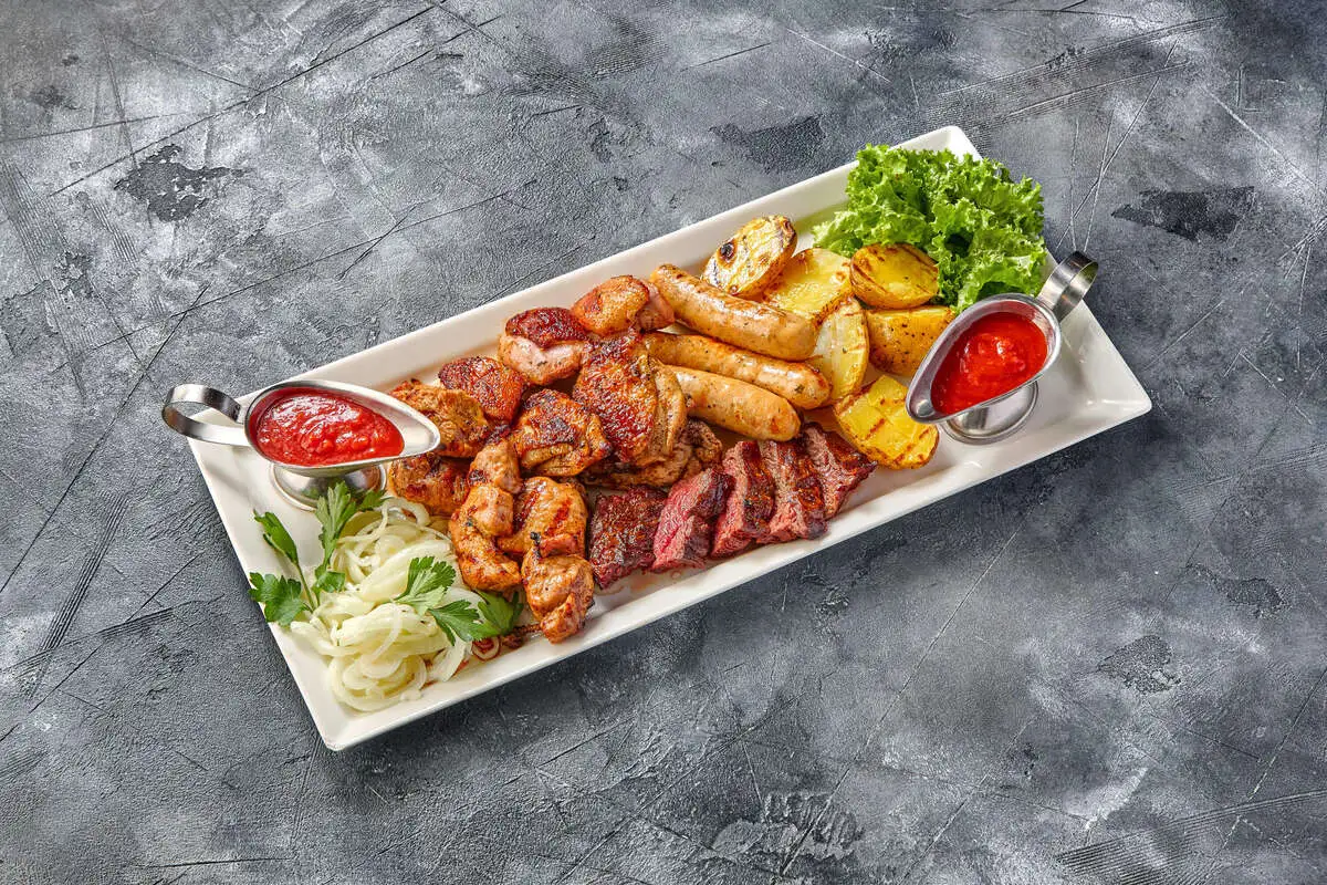 Горячее мясное ассорти на хоспере