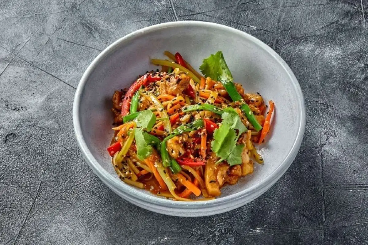 WOK с курицей