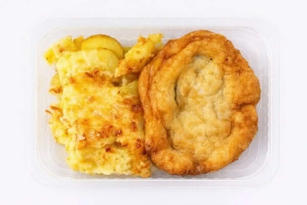 Отбивная куриная в кляре с картофелем запечённым