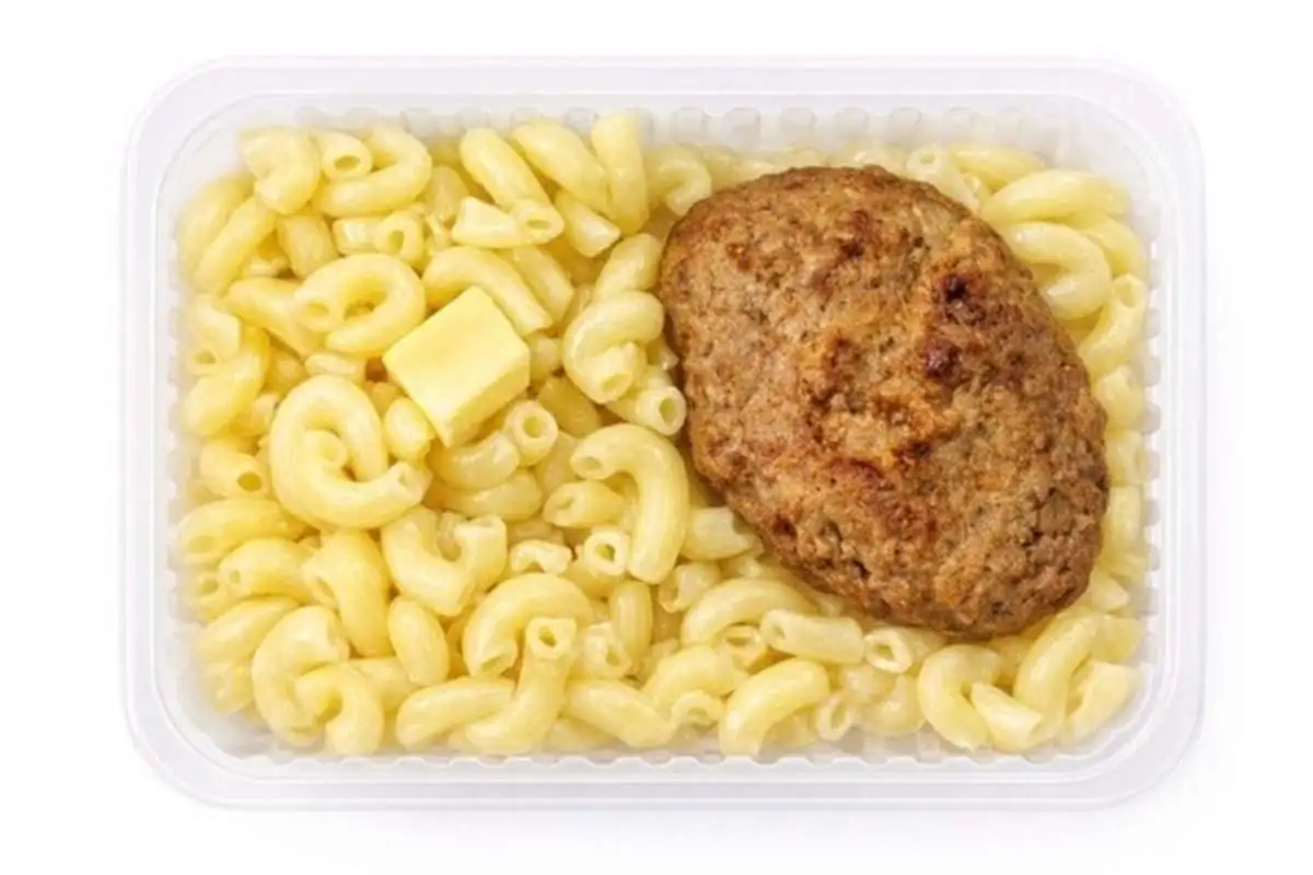 Зраза рубленая с яйцом с макаронами отварными
