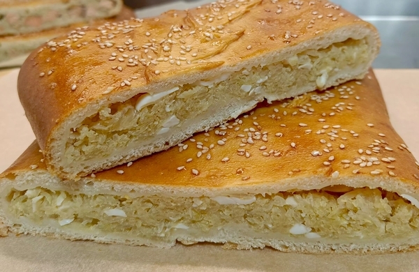 Пирог сдобный с капустой