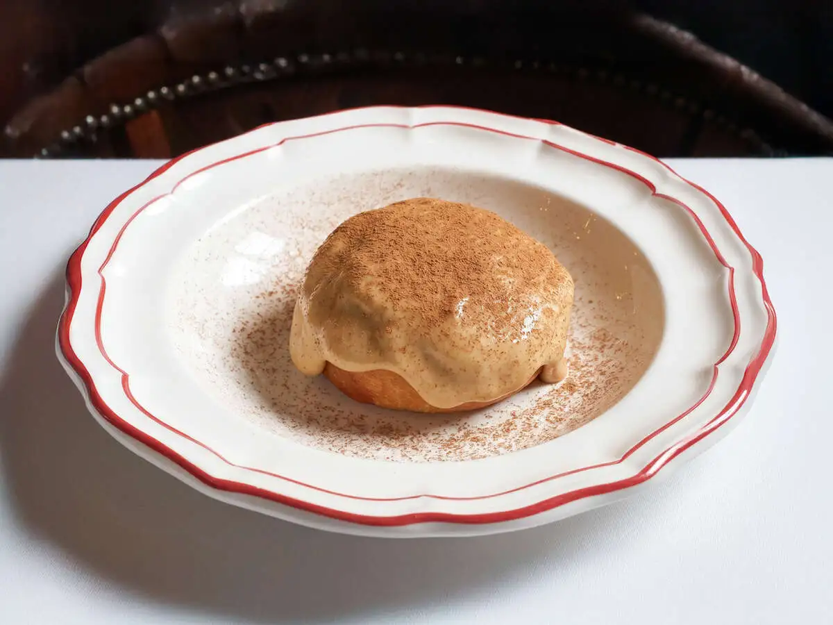 Булочка с корицей
