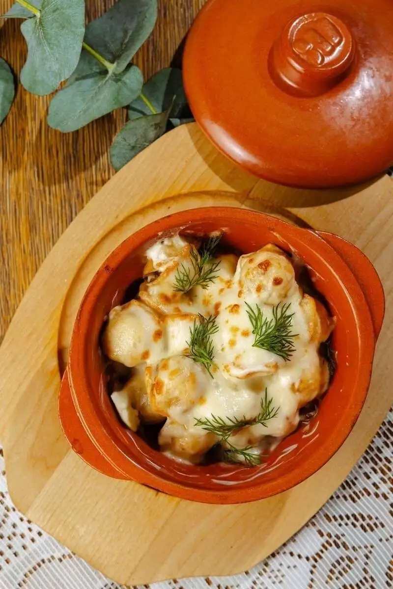 Пельмени запеченные с сыром и сметаной