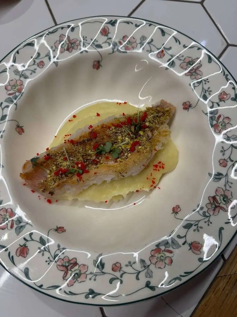 Морской окунь с картофельно-кокосовым пюре