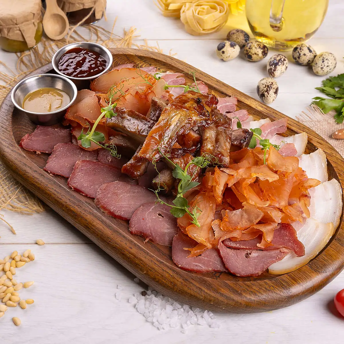 Мясная тарелка собственного копчения