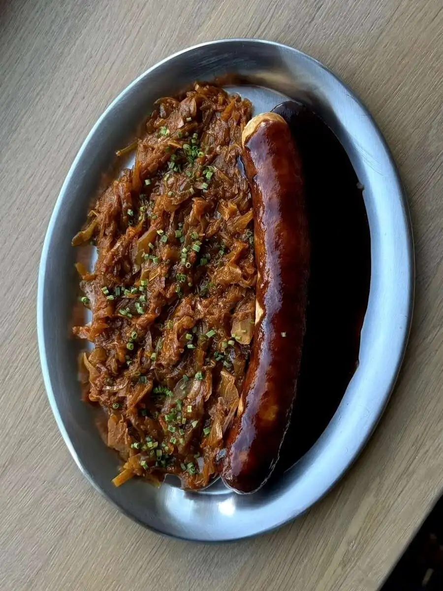 Говяжья купата с капустой