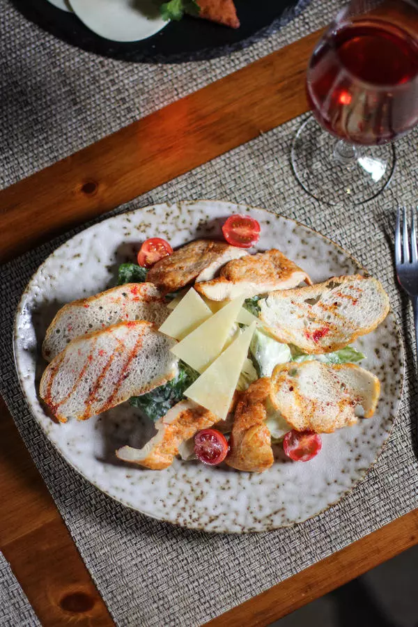 Цезарь с курицей