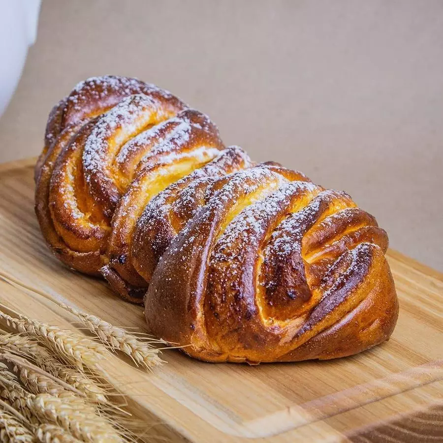 Булка Веретено с конфитюром 370гр