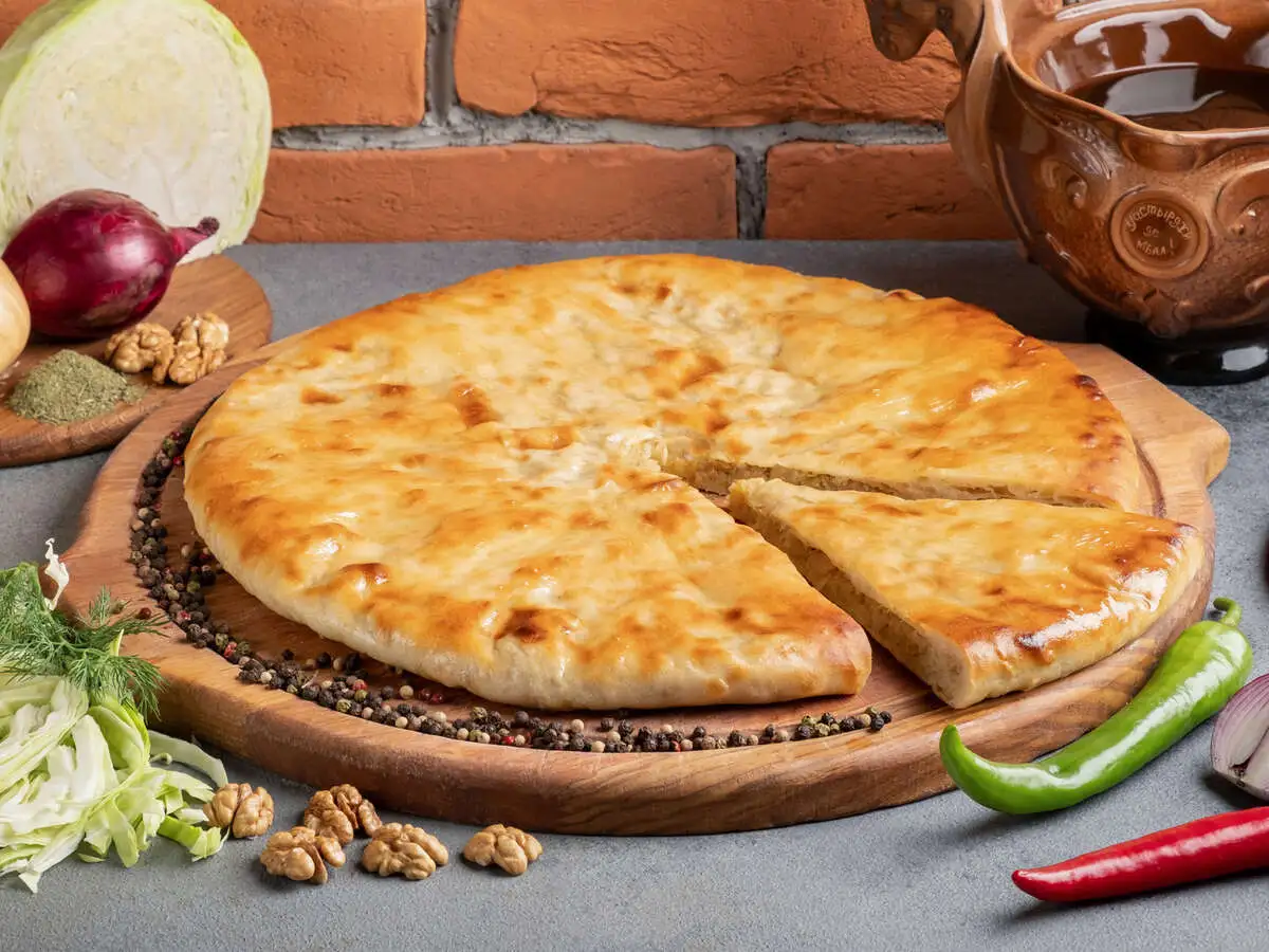 Пирог с капустой и орехом