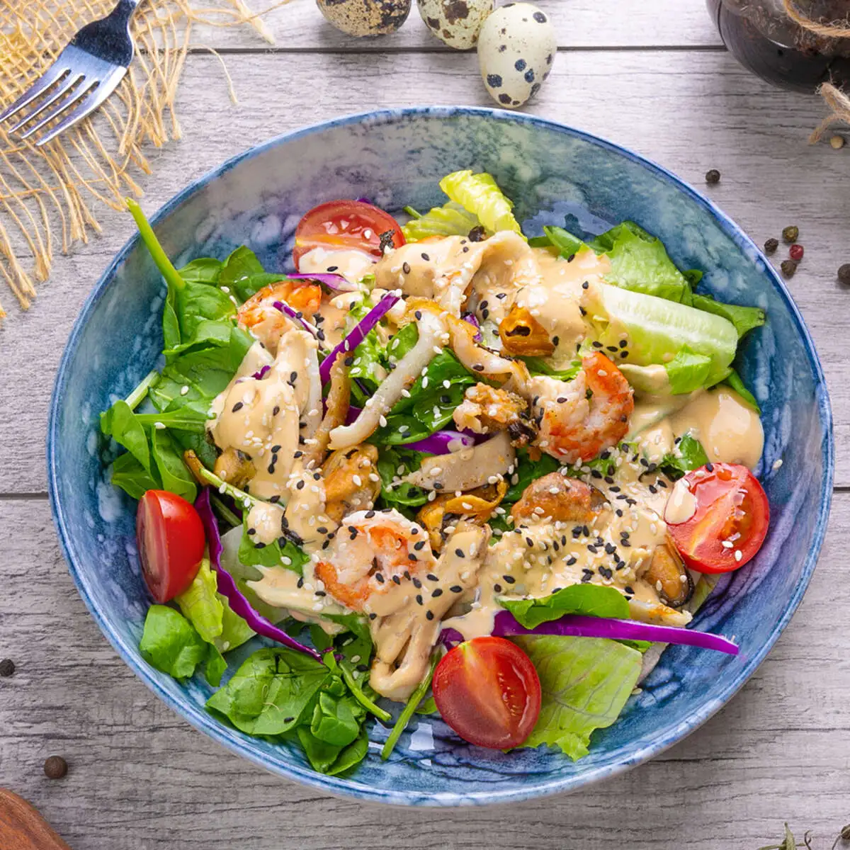 Микс салат с морепродуктами