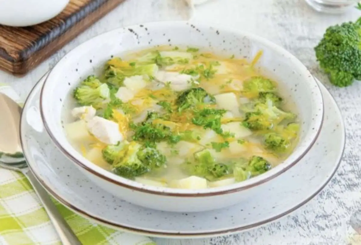 Суп с брокколи и куриным филе 0,4