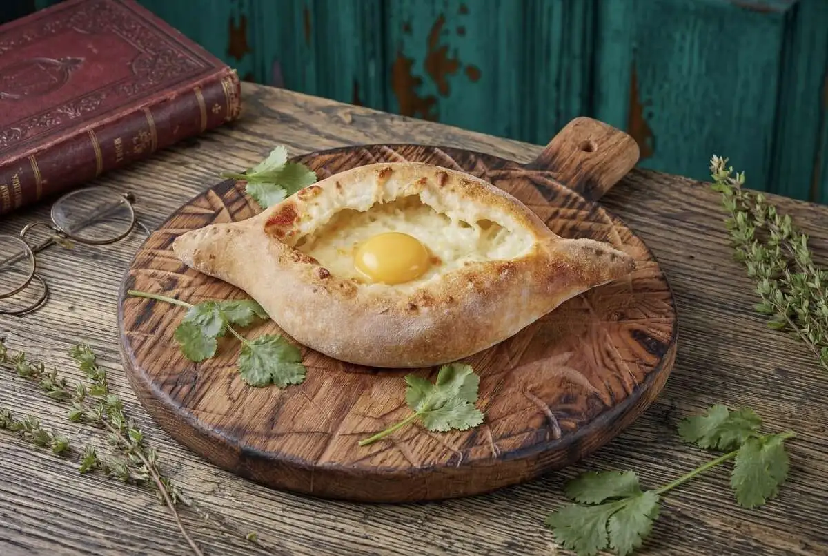  Хачапури по-аджарски